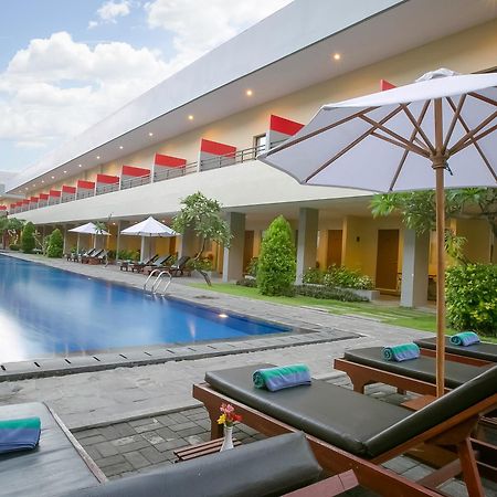 Kuta Station Hotel And Spa Bali Esterno foto