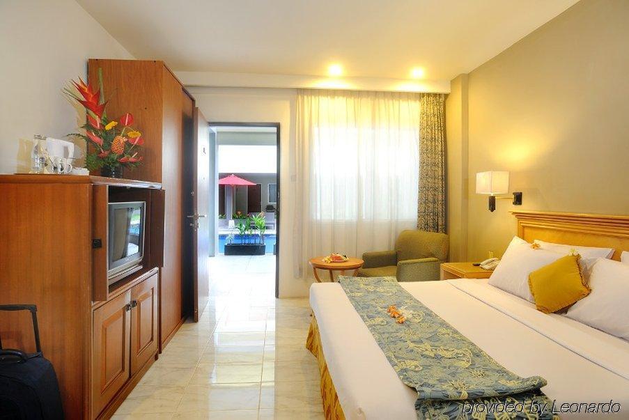 Kuta Station Hotel And Spa Bali Esterno foto