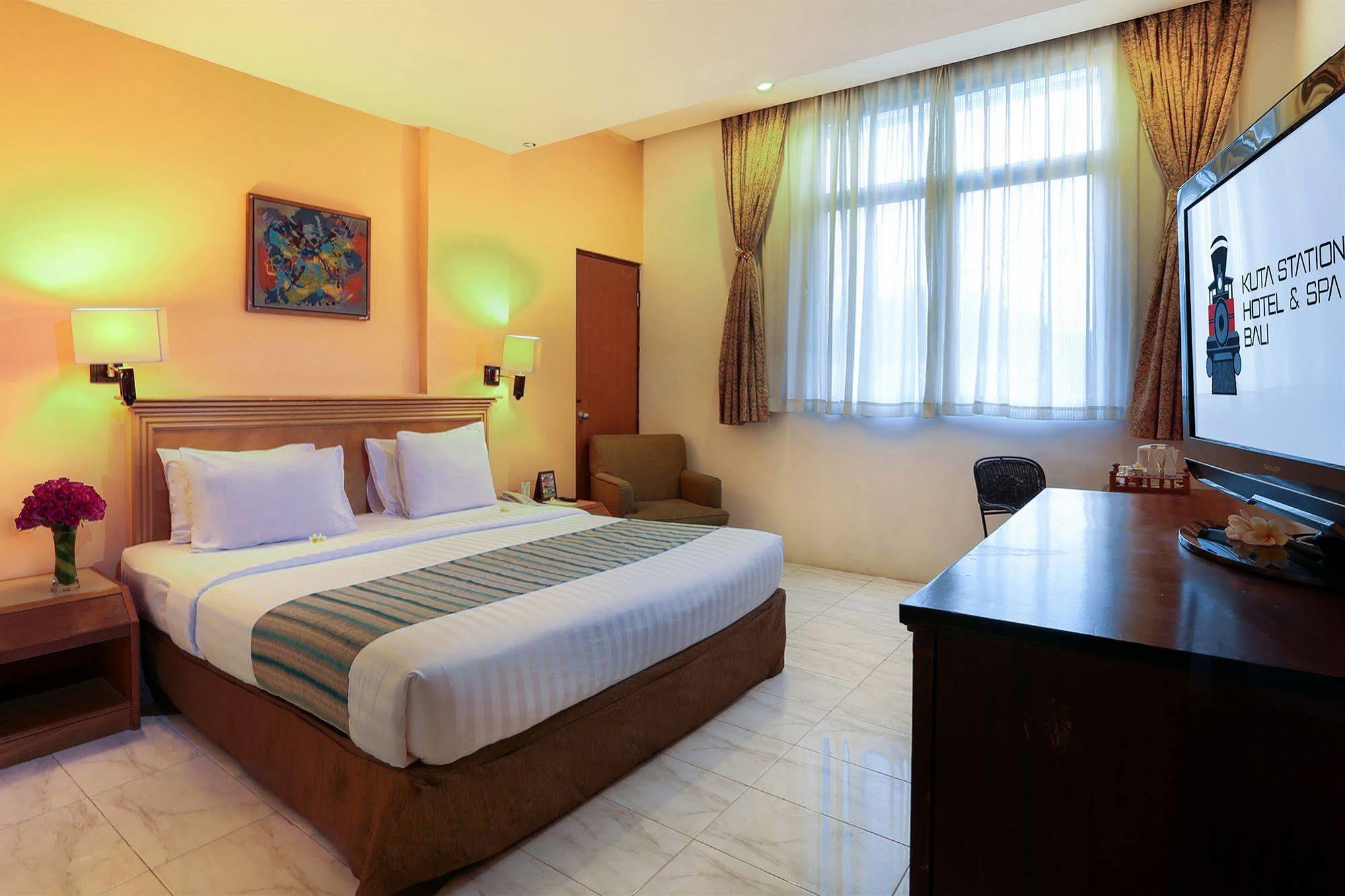 Kuta Station Hotel And Spa Bali Esterno foto