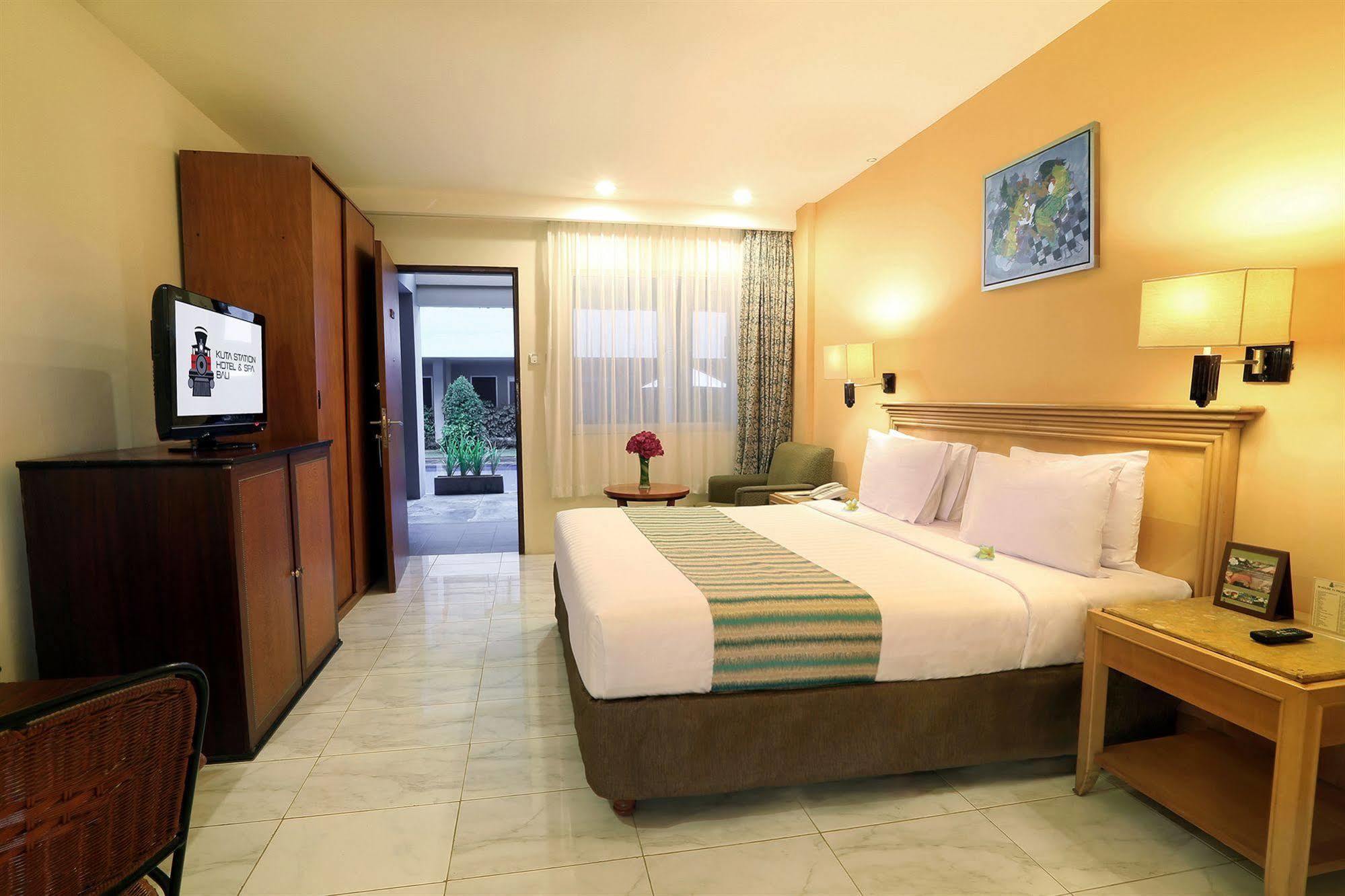 Kuta Station Hotel And Spa Bali Esterno foto